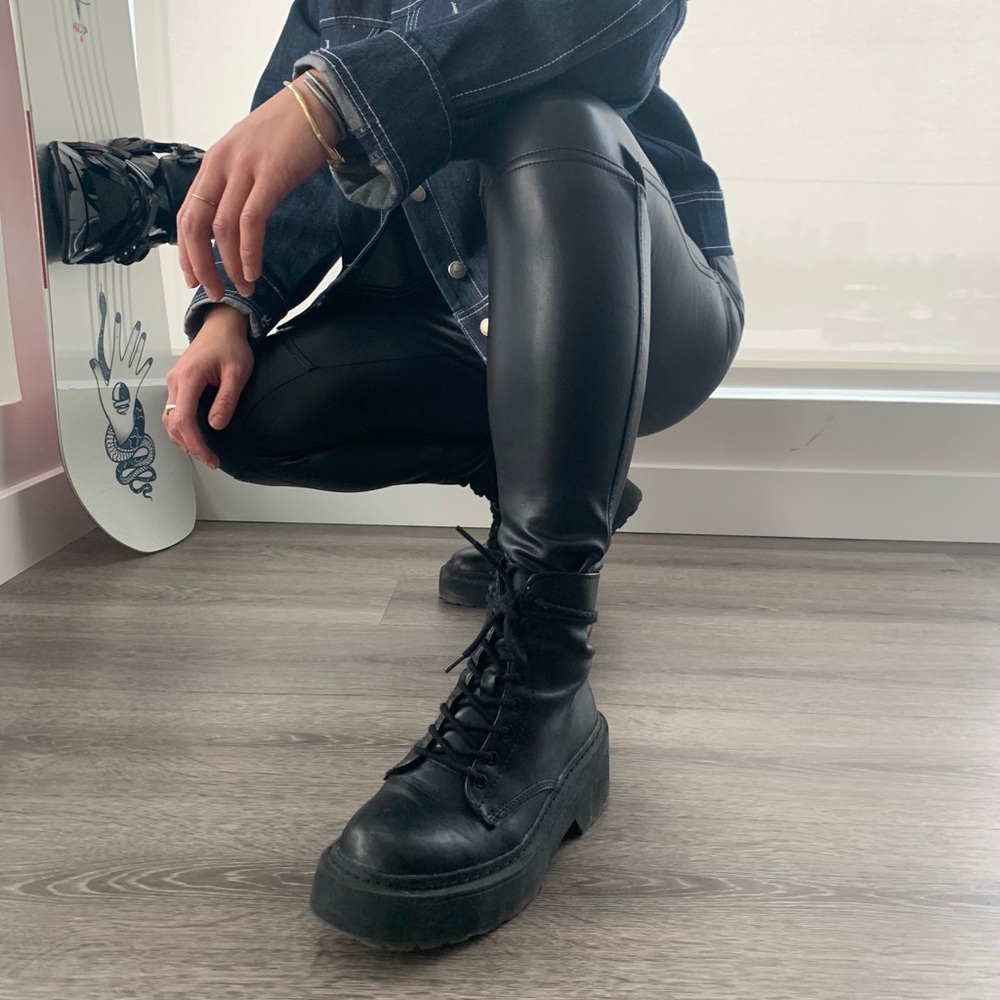 Leather leggings